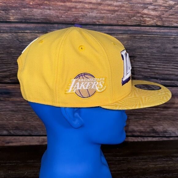 New Era Los Angeles Lakers 9Fifty SnapBack Cap - Picture 4 of 8